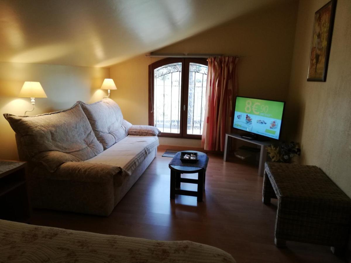 La Planquette Bed & Breakfast Castelnou Bagian luar foto